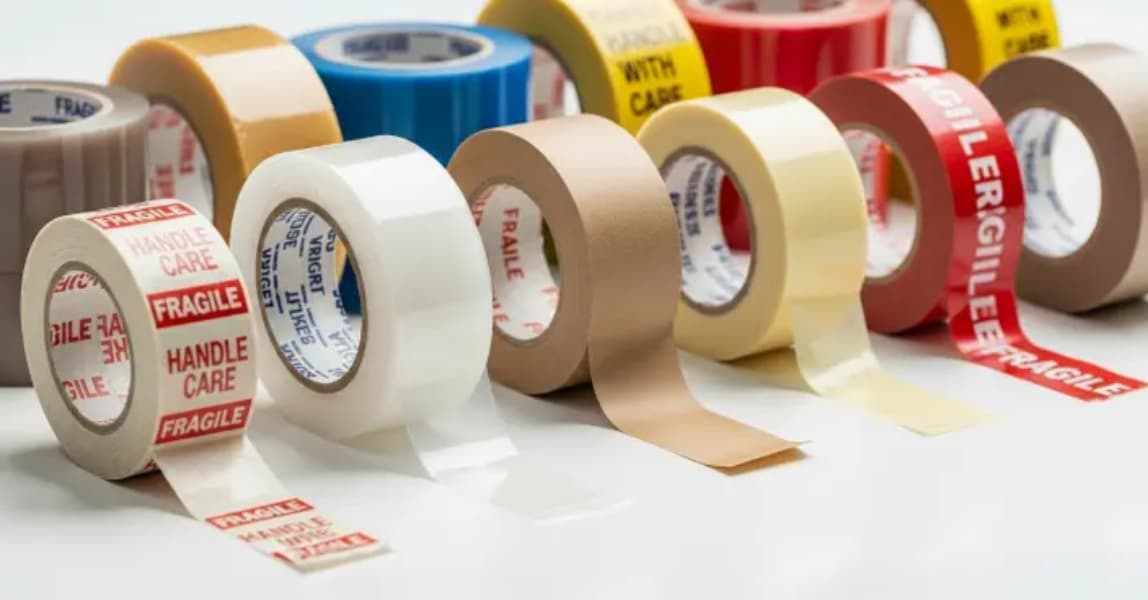 نوارهای بسته‌بندی در رنگ‌ها و اندازه‌های مختلف برای کارتن و بسته‌بندی صنعتی